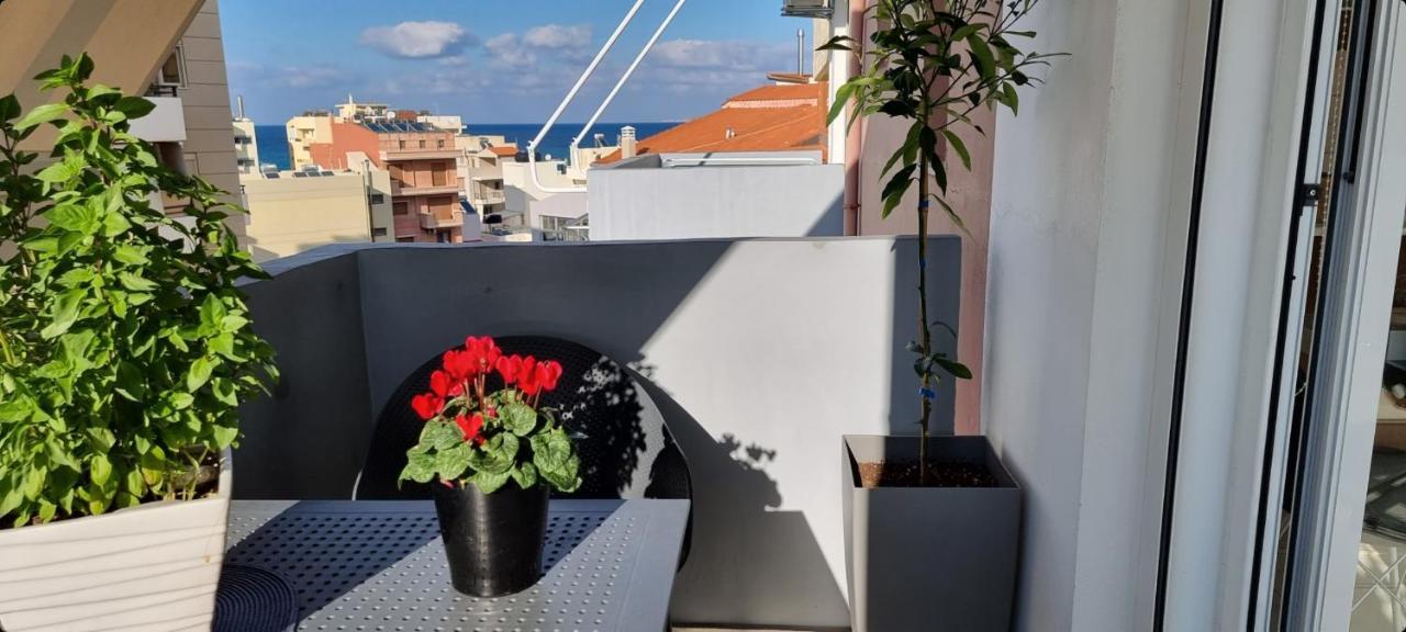 Bright & Modern Apt With View Heraclión Exterior foto